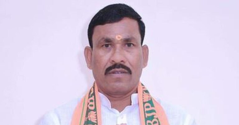 नाबालिग से दुष्कर्म के मामले में दोषी भाजपा विधायक राम दुलार पहुंचे हाईकोर्ट, राज्य सरकार के जवाब तलब