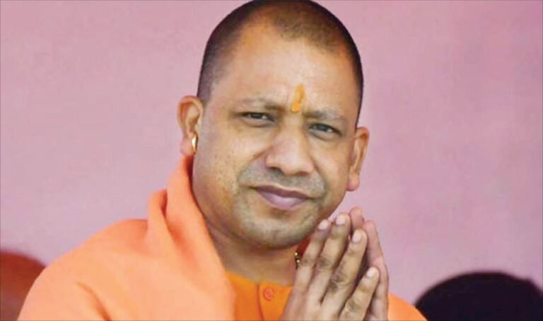 सीएम योगी आदित्यनाथ आज करेंगे अयोध्या का दौरा, अधिकारियों के साथ करेंगे समीक्षा बैठक