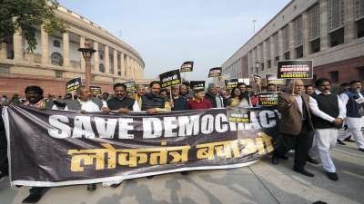 जंतर-मंतर पर विपक्ष का धरना: ‘जो खुद को देशभक्त कहते हैं, उनकी हवा निकल गई’, राहुल गांधी का सरकार पर हमला