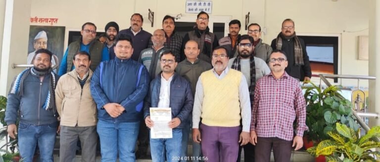 उ०प्र० माध्यमिक शिक्षणेत्तर संघ ने 11 सूत्रीय ज्ञापन दिया