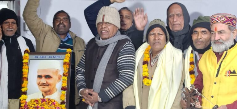 लोक शिक्षण अभियान ट्रस्ट द्वारा ज्ञानपीठ केन्द्र 1, स्वरूप पार्क जी0 टी0 रोड साहिबाबाद के प्रांगण में महान व्यक्तित्व के धनी, स्वतन्त्रता सेनानी, भारत रत्न, भारत के द्वितीय प्रधानमंत्री की पुण्यतिथि का आयोजन