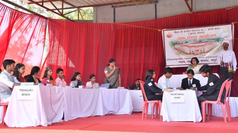 युवा संसद में कोटा में छात्रों के खुदकुशी के मुद्दे पर बहस