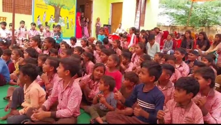 दुरखुरू में झांसी कैथोलिक सेवा समाज के तत्वाधान में पावर परियोजना का हुआ उद्घाटन