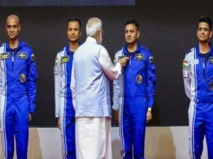 nasa_chief_said_us_to_train_indian_astronaut_for_international_space_station__1718882613