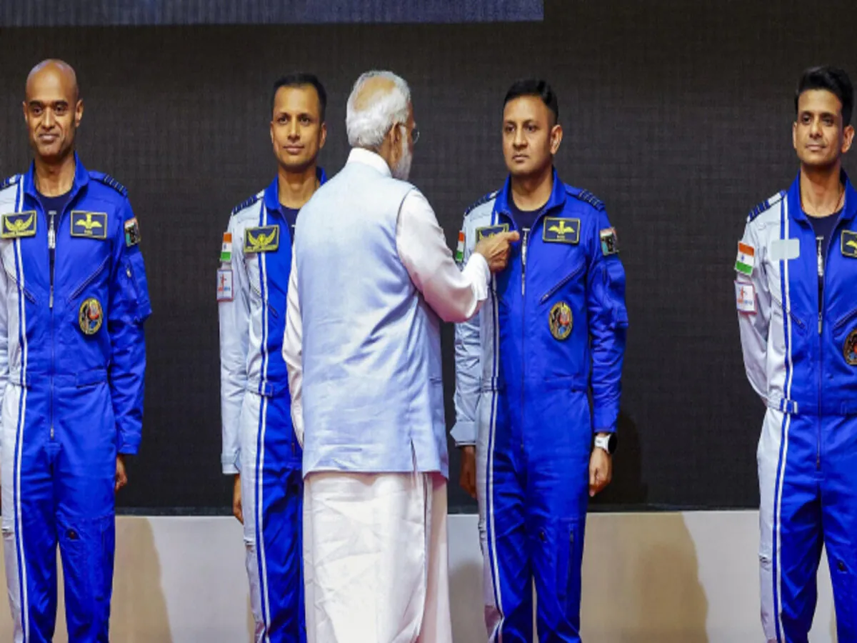 nasa_chief_said_us_to_train_indian_astronaut_for_international_space_station__1718882613