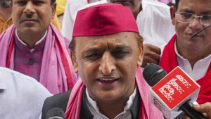 'भाजपा ने राजनीतिक लाभ लेने के लिए कराया बहराइच दंगा', तेजप्रताप के नामांकन में पहुंचे अखिलेश BJP पर बरसे