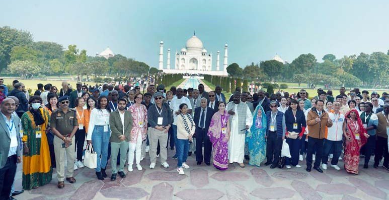 Legal luminaries and jurists admire India’s cultural heritage after visiting the Taj Mahal