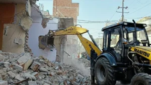 06_12_2024-sambhal_bulldozer_23843354
