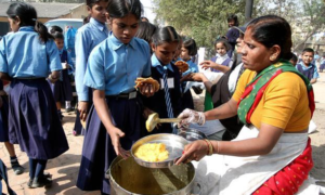 750x450_386120-cook-midday-meal-live-law