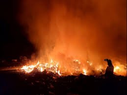 भीषण आग से भड़की यज्ञशाला, मंत्री ने घटनास्थल पर किया दौरा