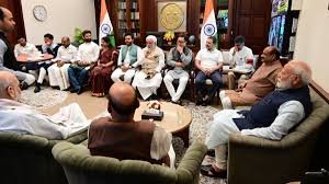 पहले मुस्कान फिर नमस्ते, संसद परिसर में मोदी-राहुल की मुलाकात चर्चा में