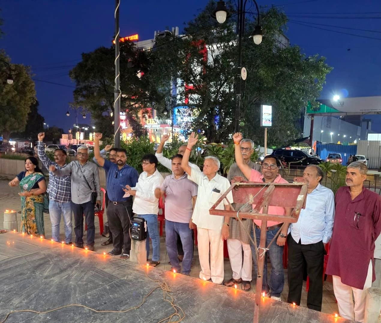 पी डी टण्डन  भारत रत्न थे उनके नाम को मिटाना उचित नहीं