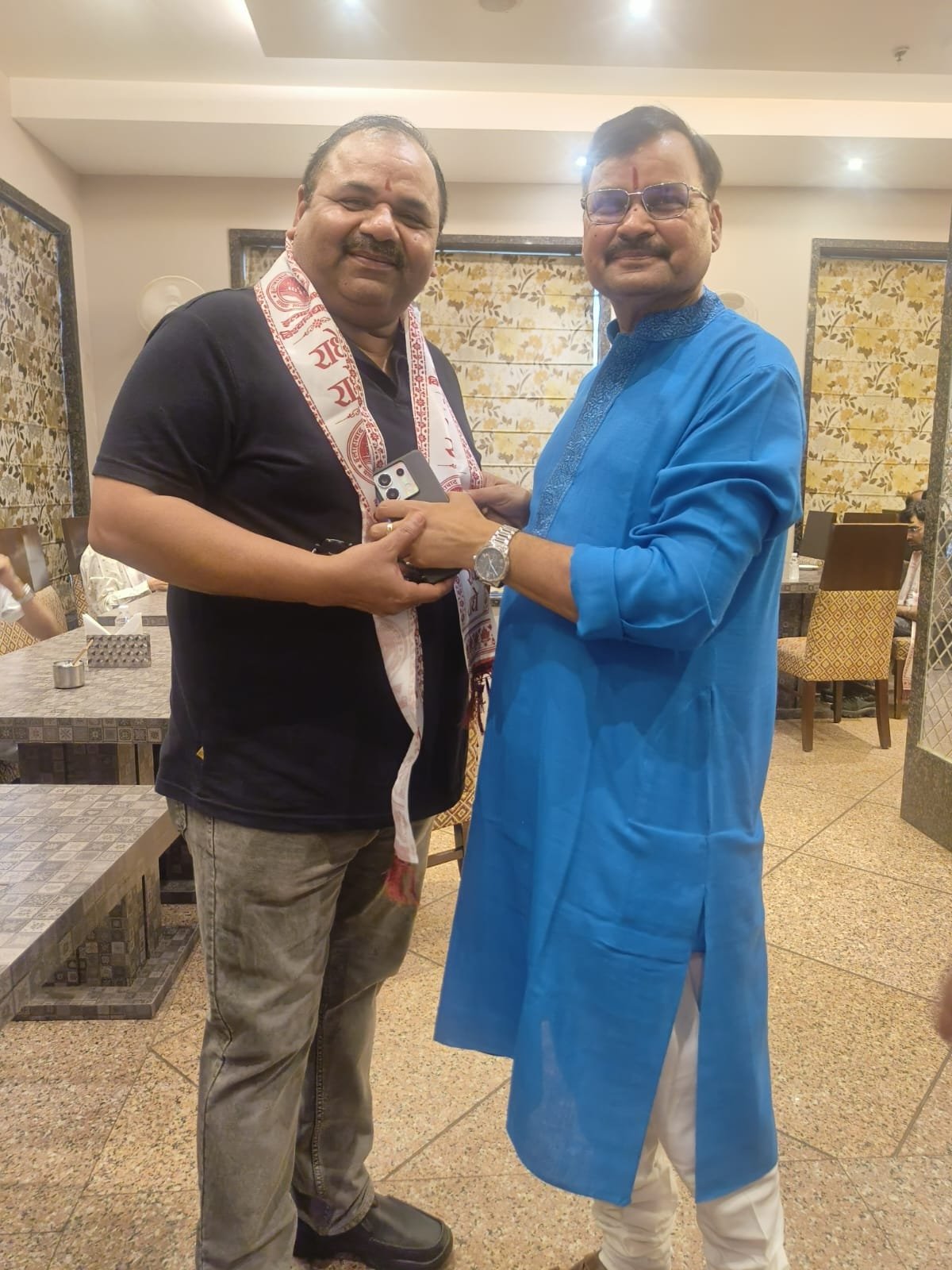 जब श्रीराधेकृष्ण की धरती पर हुआ इलाहाबाद विश्वविद्यालय से पढ़े छात्रों का समागम