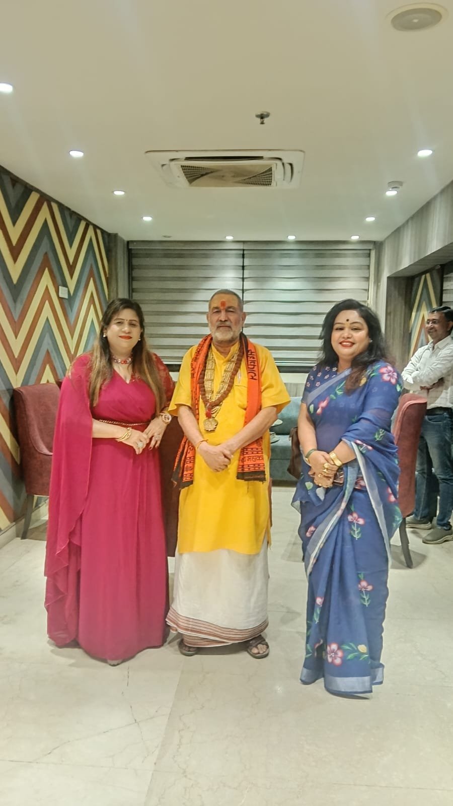 जौनपुर से गाजियाबाद तक संघर्ष से साधना और सम्मान तक: महामंडलेश्वर बने पंडित विनोदानंद जी महाराज।