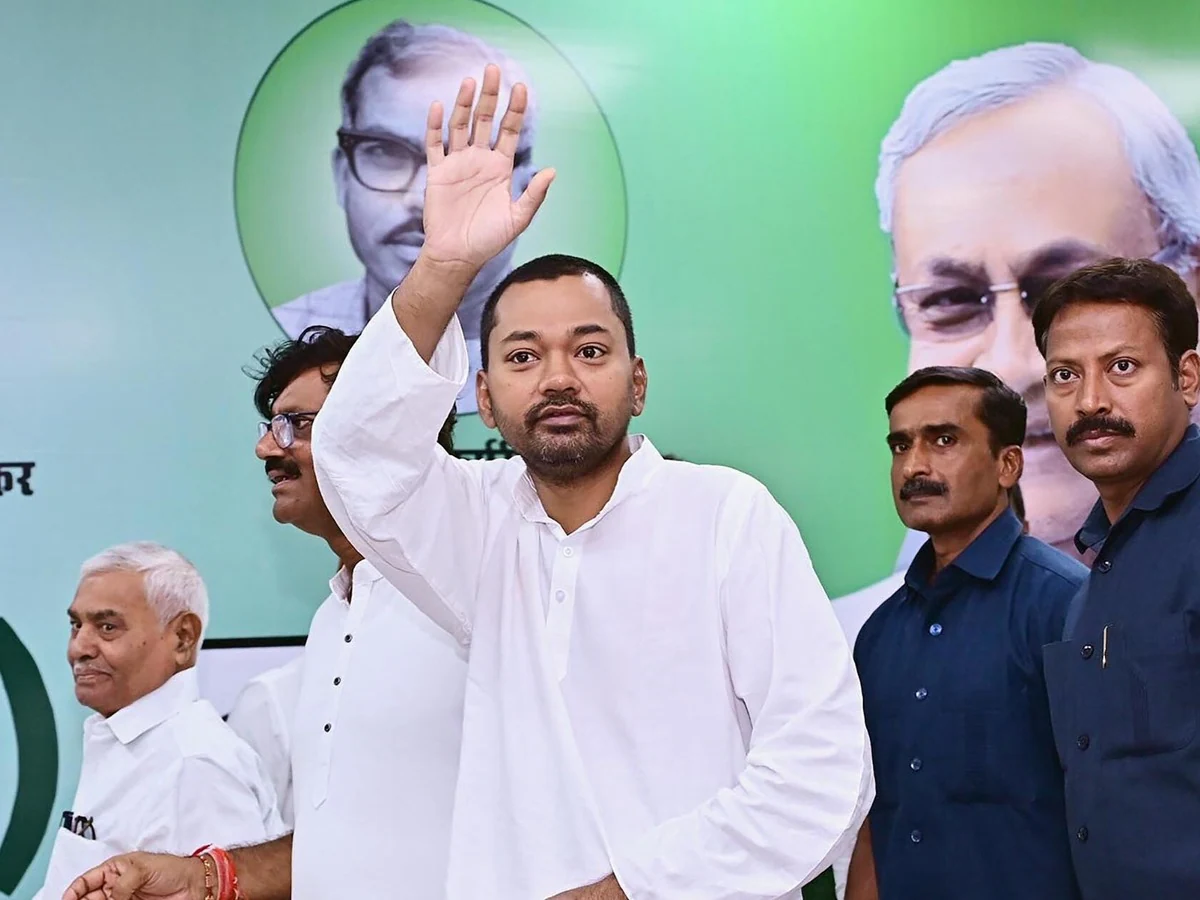 यूपी चुनाव की चर्चा के बीच वाराणसी पहुंचे निशांत कुमार, योगी पर दिया बयान