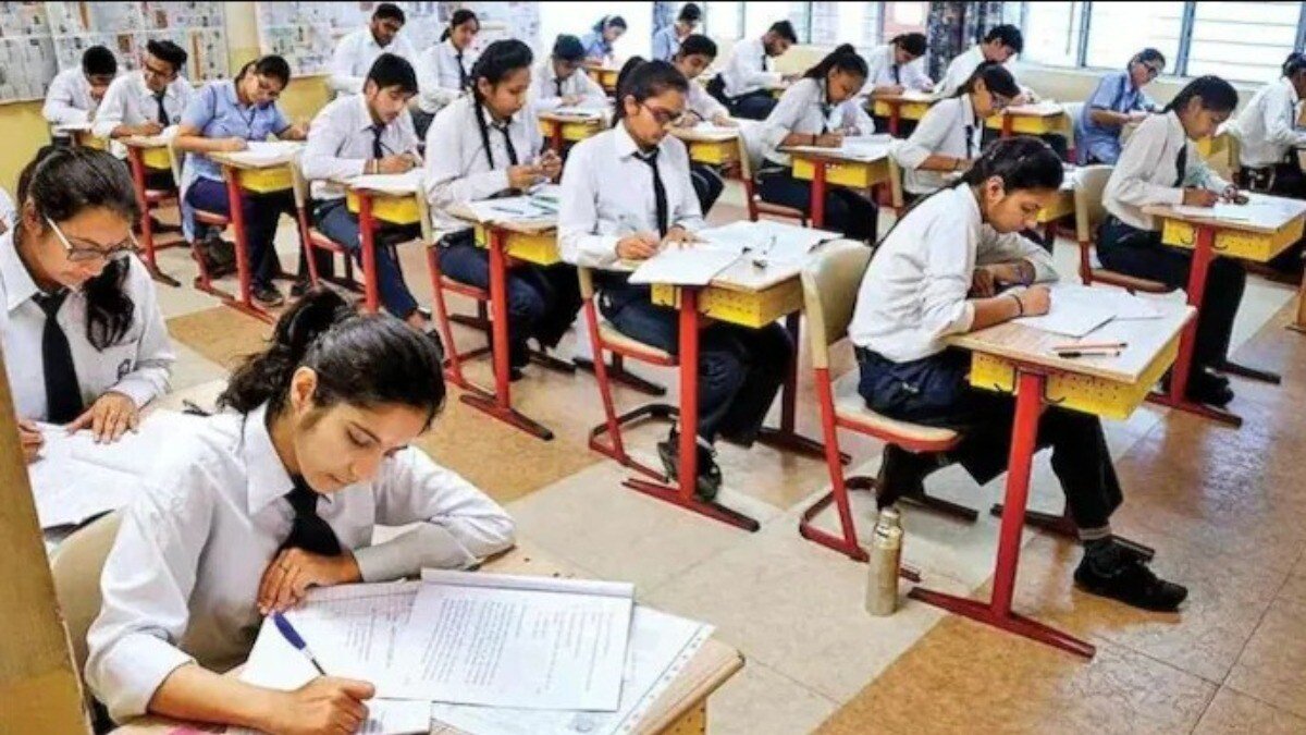 यूपी बोर्ड परीक्षा 2027 से पहले शिक्षकों का डाटा अपडेट करने के निर्देश