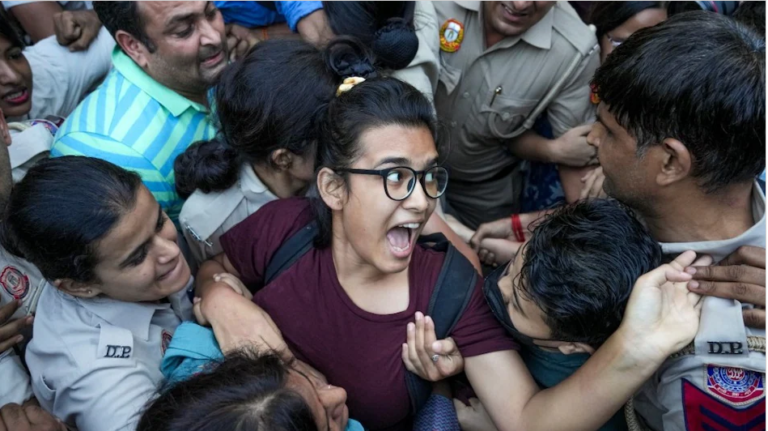 नेहा बोरा केस: ‘बैड बॉय’ टिप्पणी पर दिल्ली हाई कोर्ट में बहस, सरकार ने क्या कहा?