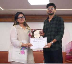 यूथ पार्लियामेंट में हर्षित साहू ने बढ़ाया इंस्टीट्यूट ऑफ लॉ एंड सोशल साइंस का गौरव, ‘Honourable Mention 1’ सम्मान से हुए सम्मानित