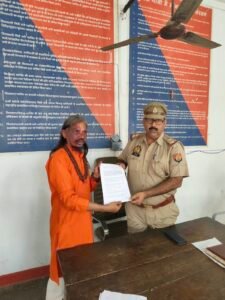 सीतापुर रोड पर खुले में मांस-मुर्गे की दुकानों को हटाने की मांग, तिरंगा महाराज ने विधायक योगेश शुक्ला को भेजा प्रार्थना पत्र